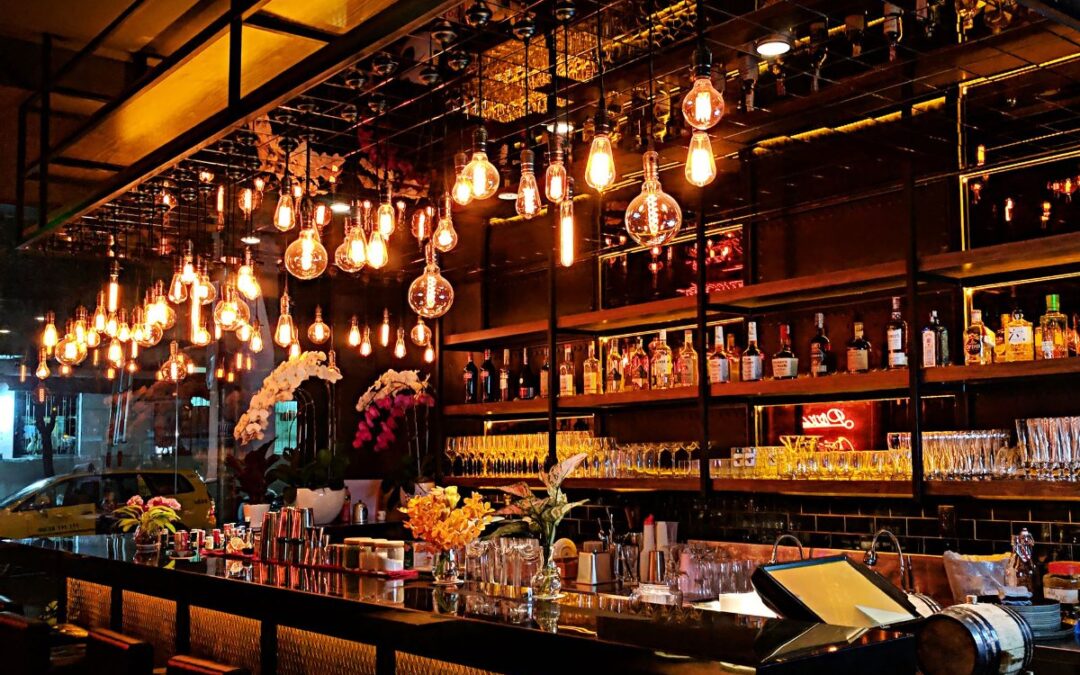 The Rise of Wellness-Focused Bar Crawls and What Social Drinking Looks Like in Chicago, IL