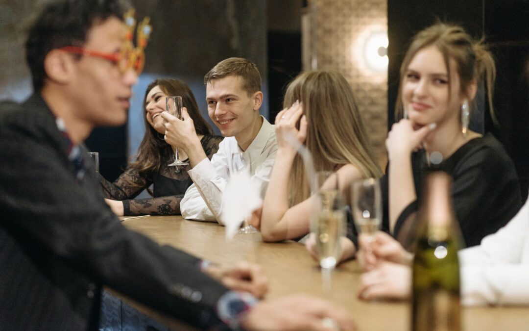 Maximizing Networking Opportunities by Joining a Bar Crawl in Chicago, IL